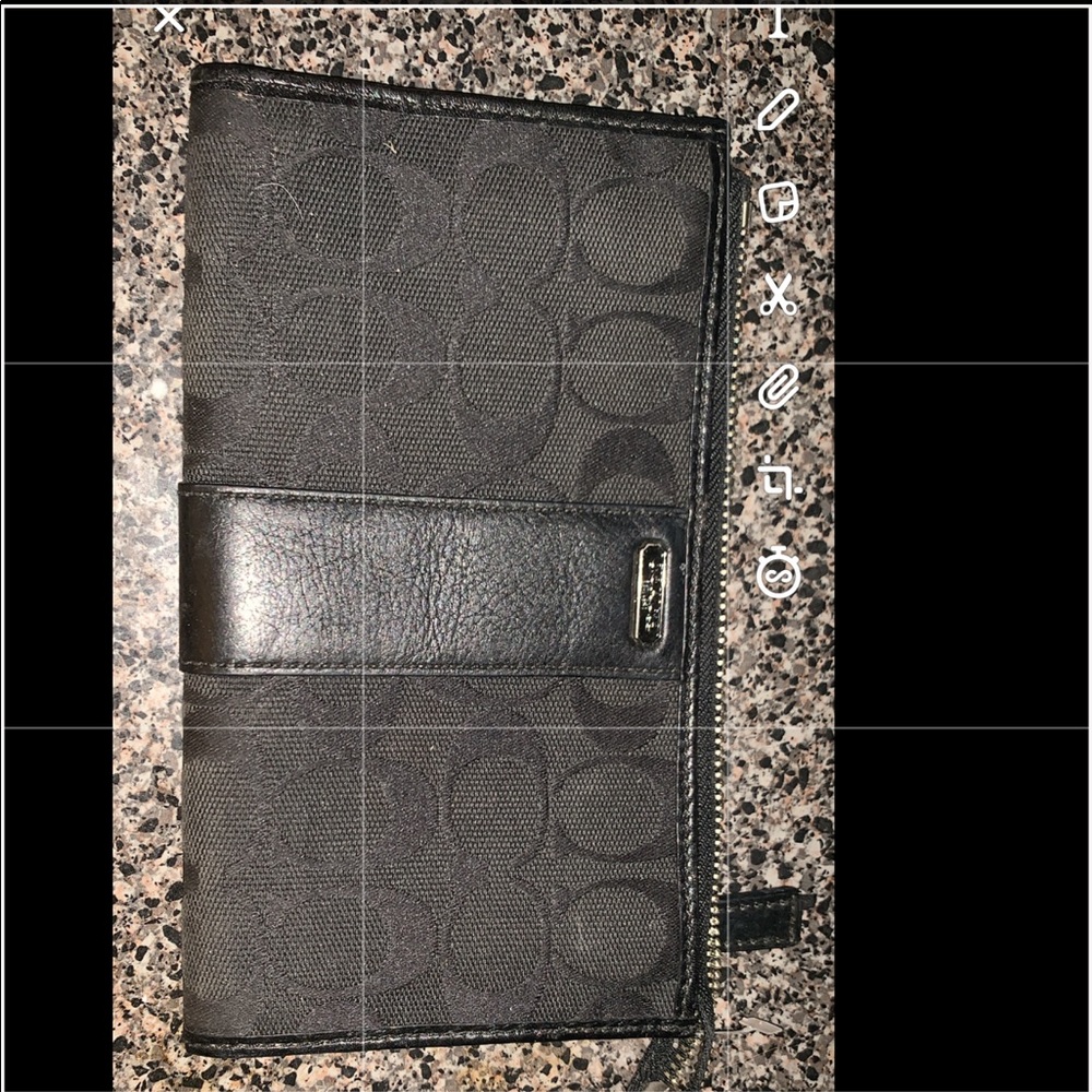Coach wristlet wallet